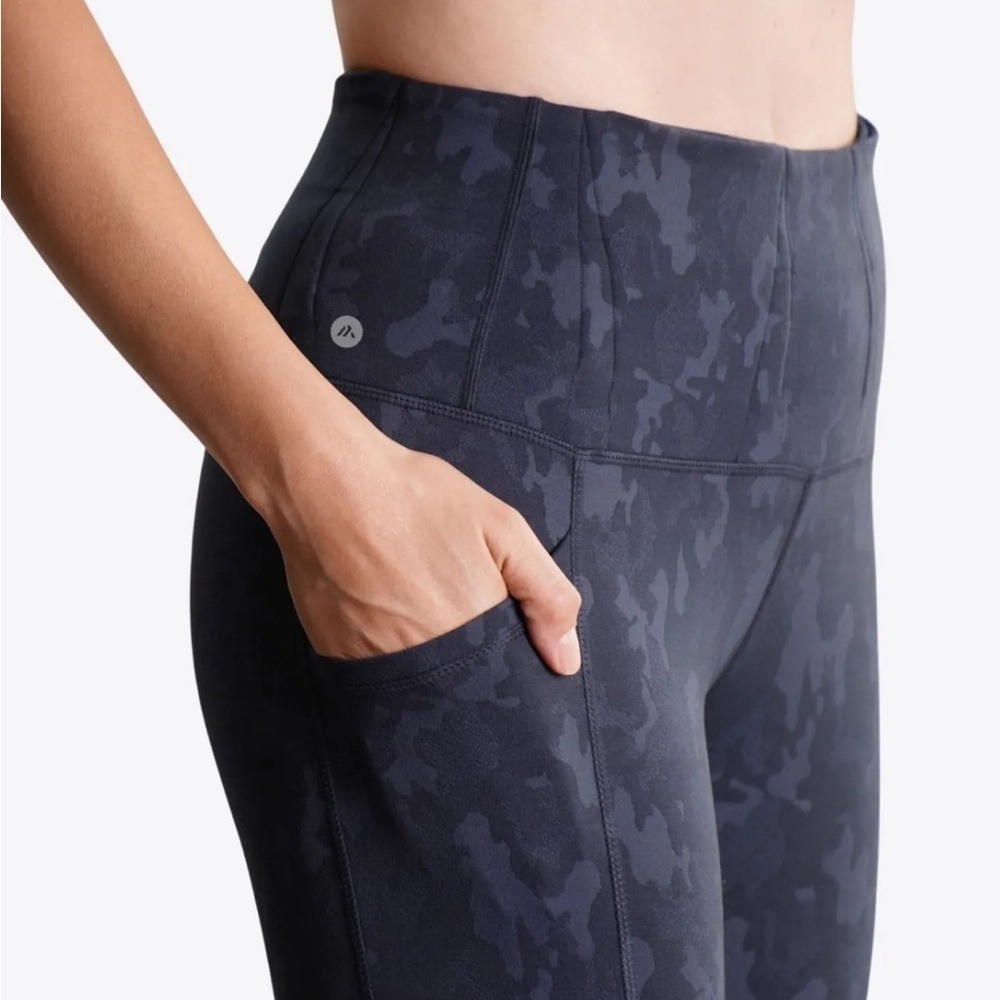 Alexo Athletica FACE FORWARD Camo Legging in Charcoal Size S
